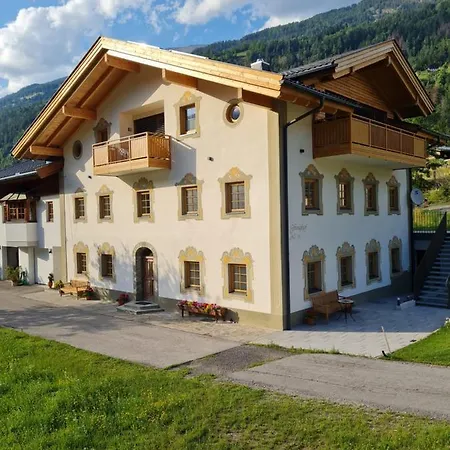 Gstinighof Apartment Ainet Exterior photo